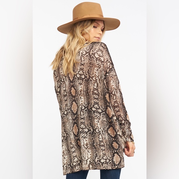 Show Me Your MuMu Hug Me Sweater - Python Print - Picture 3 of 9